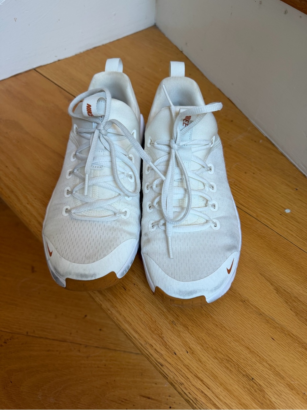 Nike Metcon 6 Women’s Workout Sneaker - Picture 3 of 6